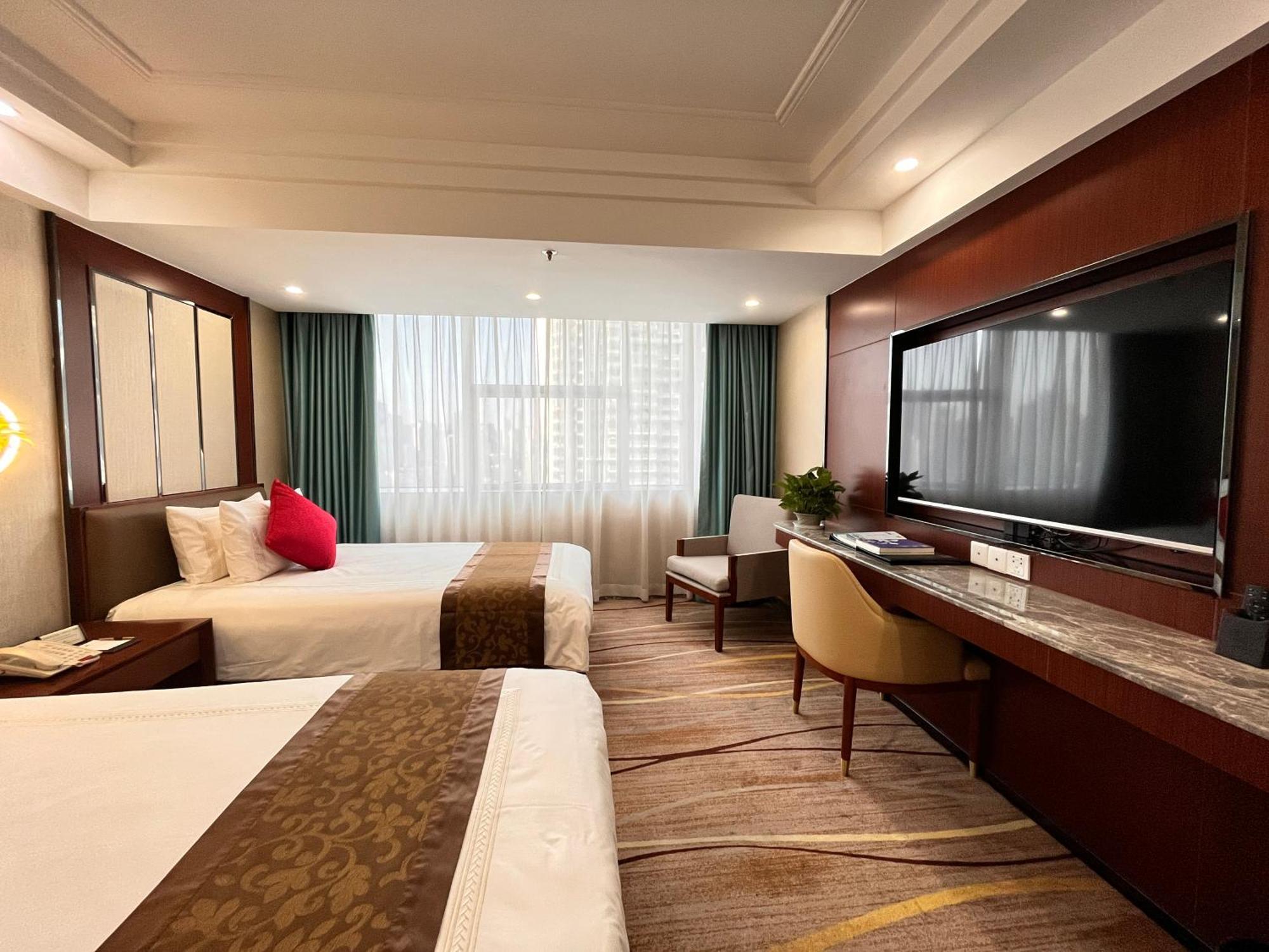 Skyline Plaza Hotel Guangzhou Buitenkant foto